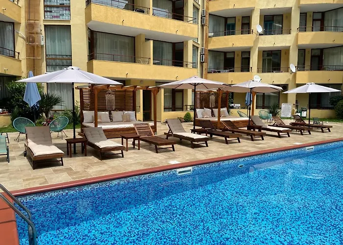 Complex Sands Apartment